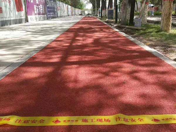 透水地坪:長沙防滑陶瓷顆粒價(jià)格